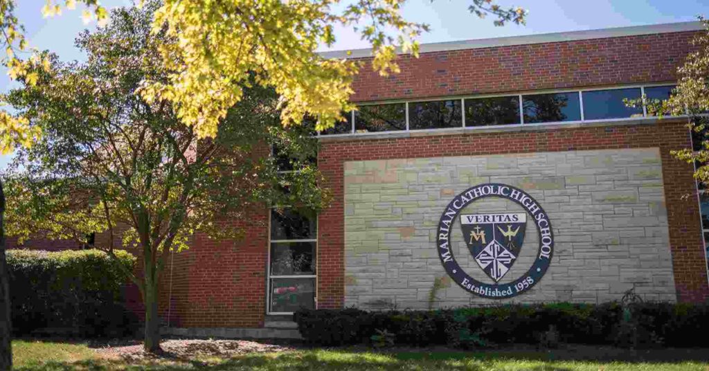 HỌC BỔNG MỸ - MARIAN CATHOLIC HIGH SCHOOL